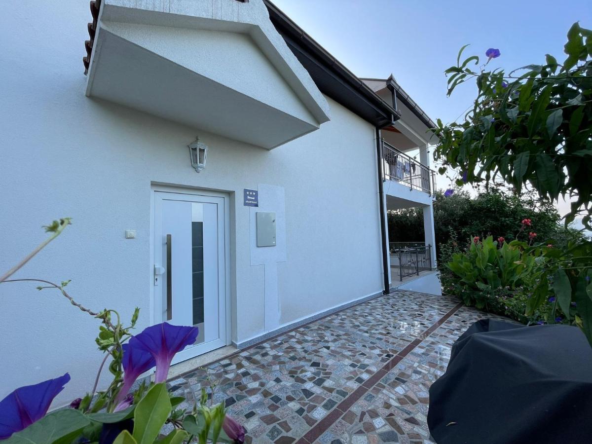 Tole Villa Podaca Exterior foto